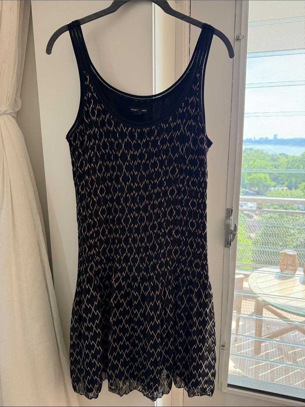 Club Monaco Black Sleeveless Chiffon Overlay Dress Size 4